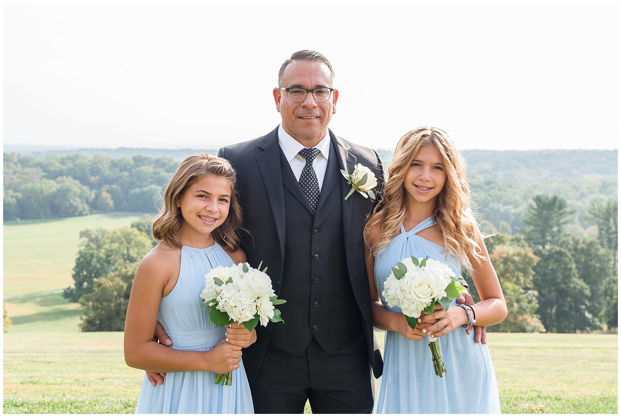 groom and daughters