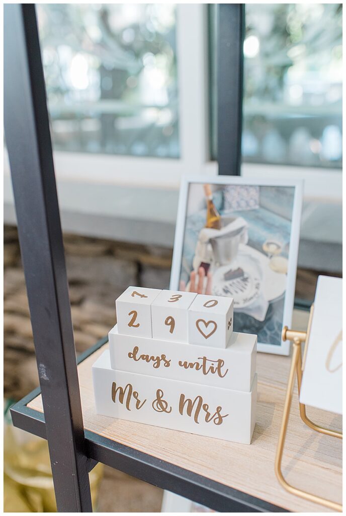 wooden block countdown to wedding